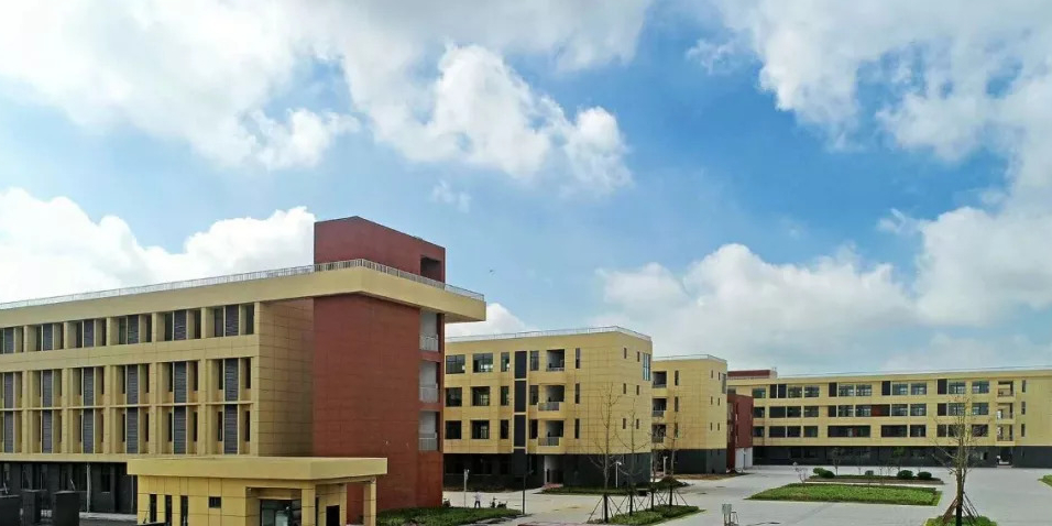 【学者推荐】盐城市中学植根于文化厚重、具有光荣革命传统的盐阜老区