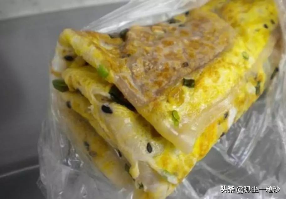 盐城特色美食：风味鸡蛋饼，虽是大众美食，盐城鸡蛋饼更具特色