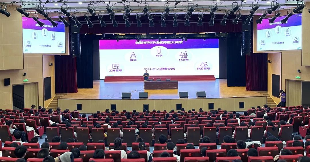 汉语言文化学院--赴江苏省华东师范大学盐城高级中学开展2023年招生宣讲