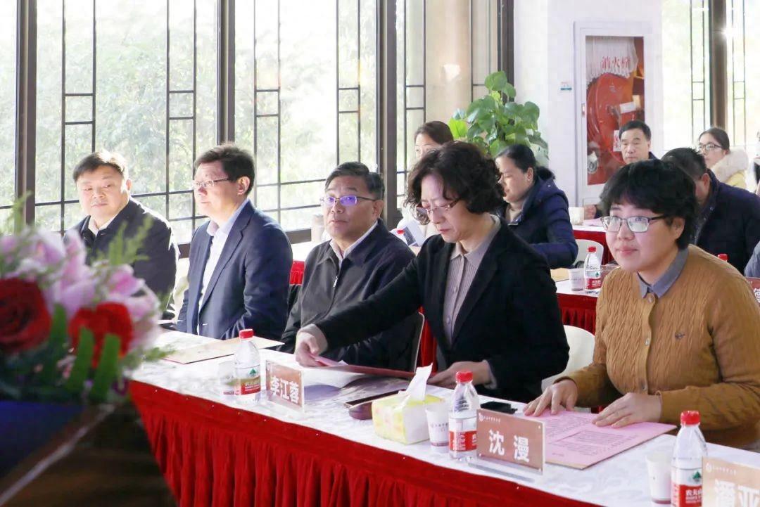 江苏省盐城市开展“潮奔黄海才到盐城”企事业单位引进优秀青年人才招聘宣讲会